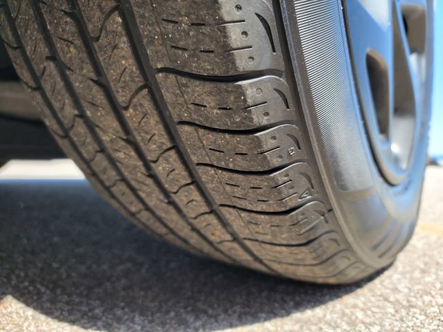 Certified 2024 Chrysler Pacifica Premium FWD image 18