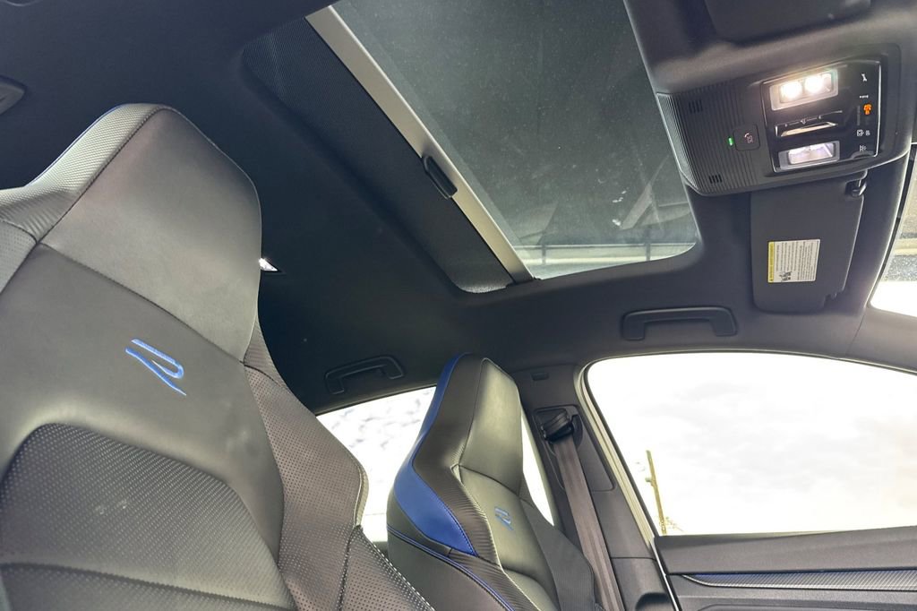 Used 2023 Volkswagen Golf R image 15