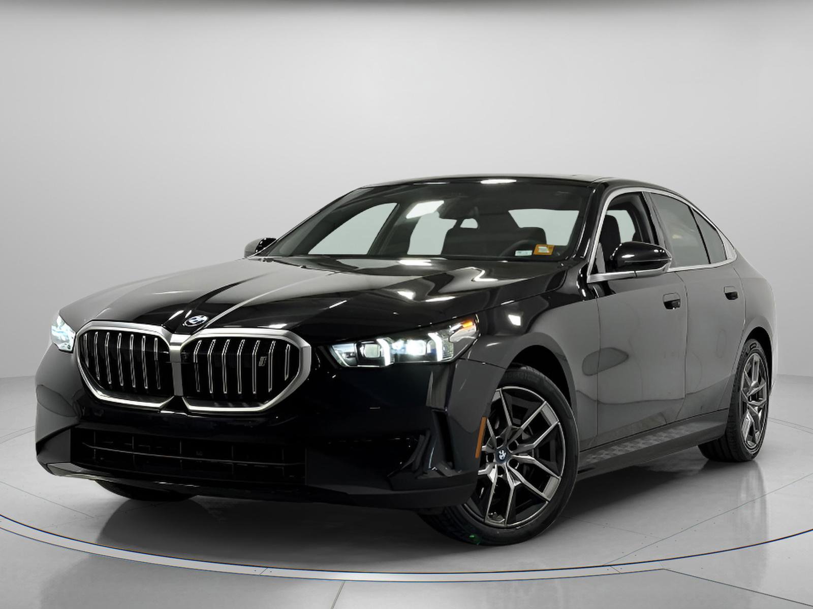 Used 2025 BMW i5 xDrive40 w/ Premium Package image 2
