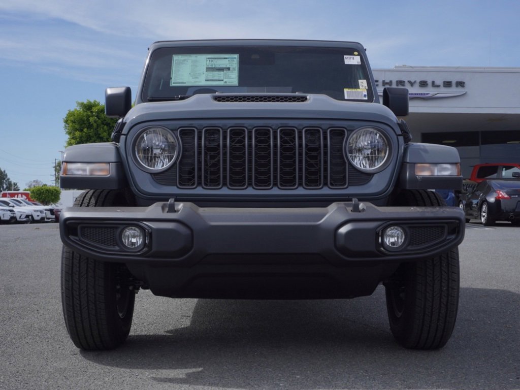 New 2025 Jeep Gladiator Sport S image 10