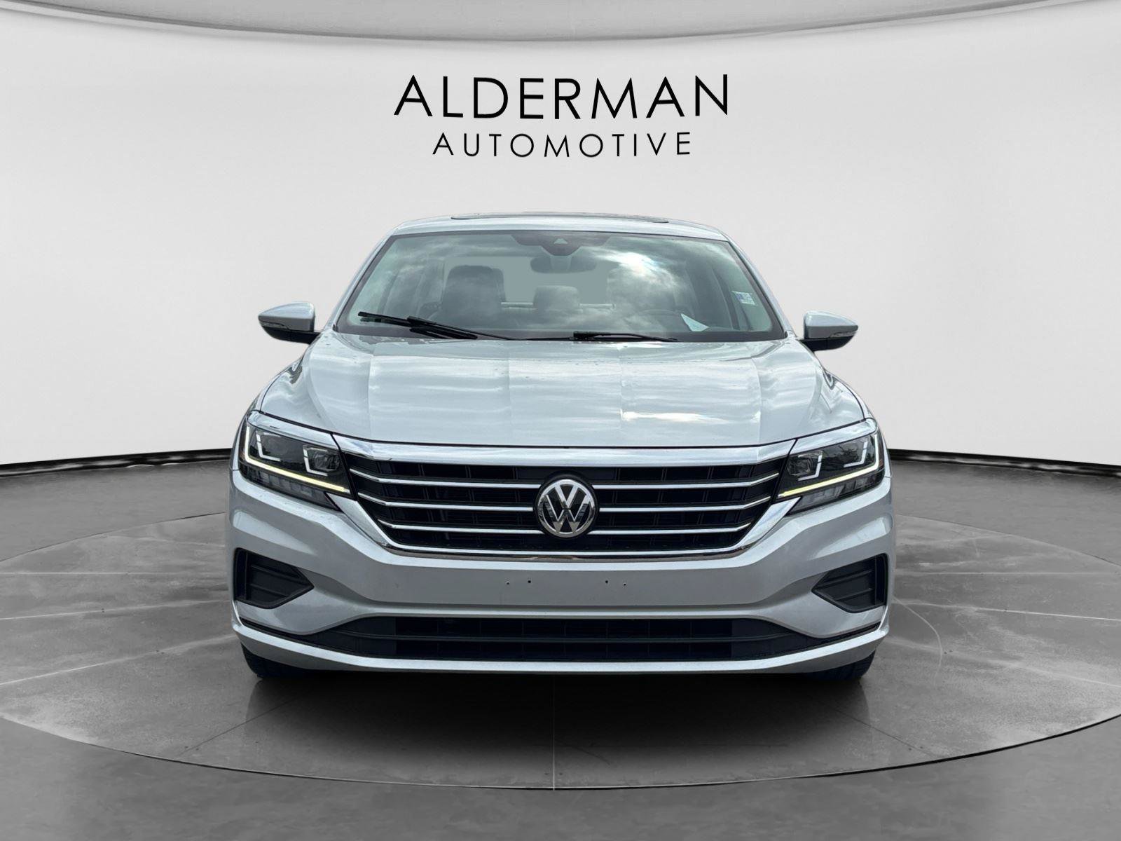 Used 2021 Volkswagen Passat 2.0T SE FWD image 8