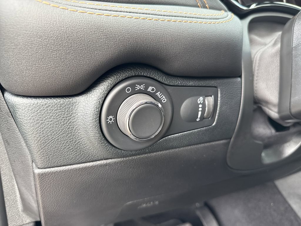 Used 2025 Dodge Durango R/T image 28