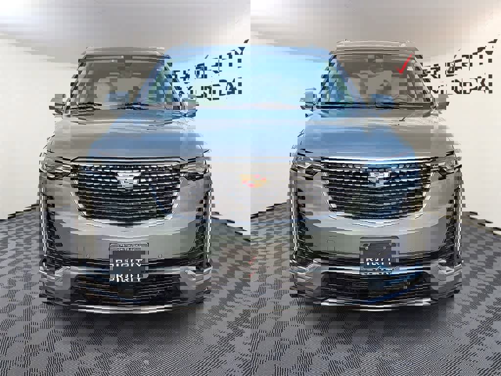 Used 2024 Cadillac XT6 Premium Luxury w/ Technology Package image 2