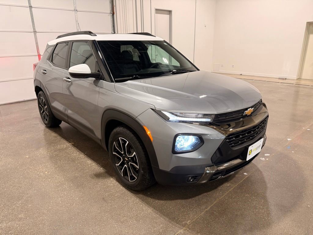 Used 2023 Chevrolet TrailBlazer ACTIV w/ Sun and Liftgate Package FWD image 3