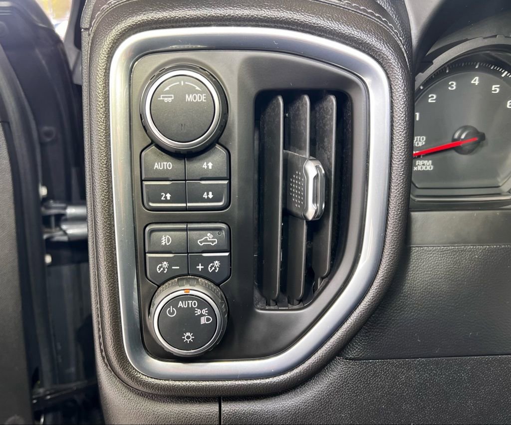 Used 2020 Chevrolet Silverado 1500 LT Trail Boss image 26