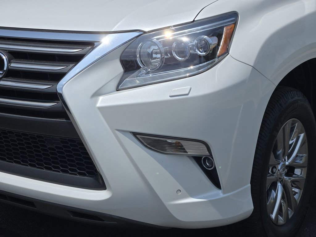 Used 2016 Lexus GX 460 Luxury w/ Preferred Accessory Package AWD/4WD image 10