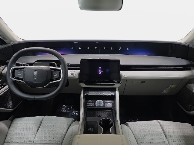 New 2026 Lincoln Nautilus Reserve AWD/4WD image 9