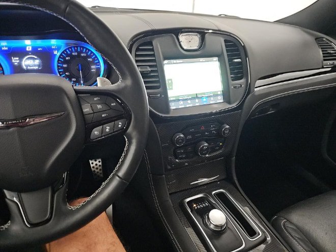 Used 2023 Chrysler 300 C RWD image 11