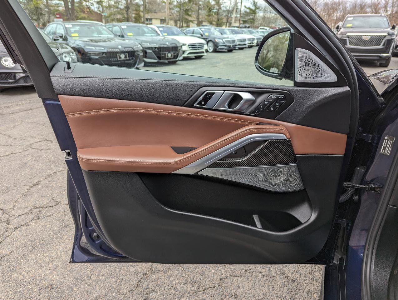 Used 2023 BMW X6 M50i w/ Executive Package image 11