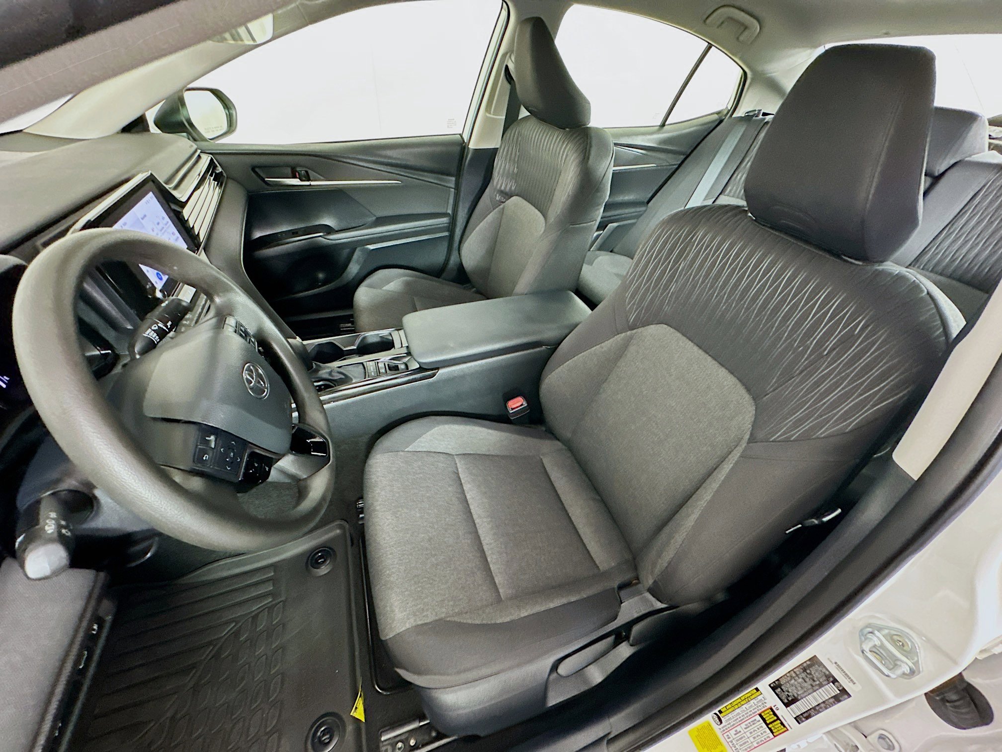 Used 2025 Toyota Camry LE image 13