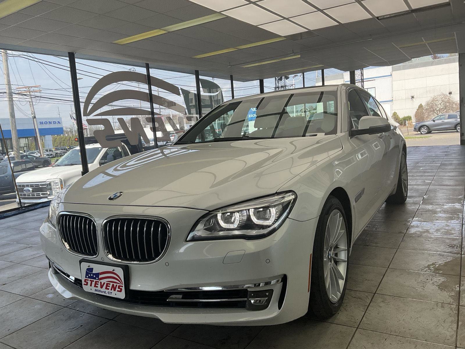 Used 2015 BMW 750i xDrive AWD/4WD image 3