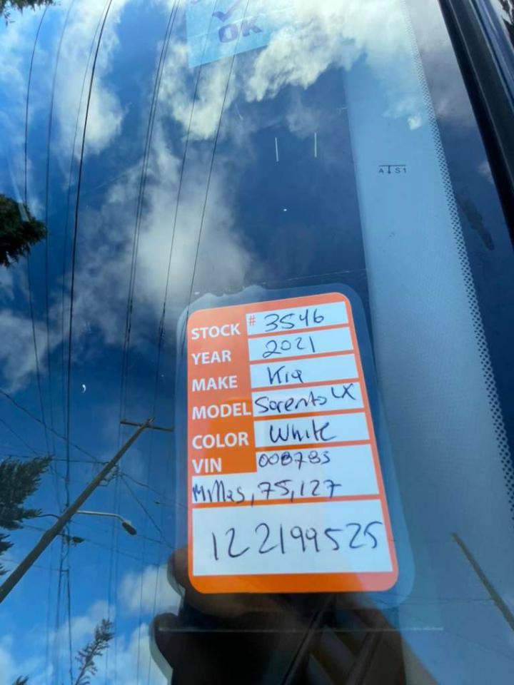 Used 2021 Kia Sorento LX AWD/4WD image 16