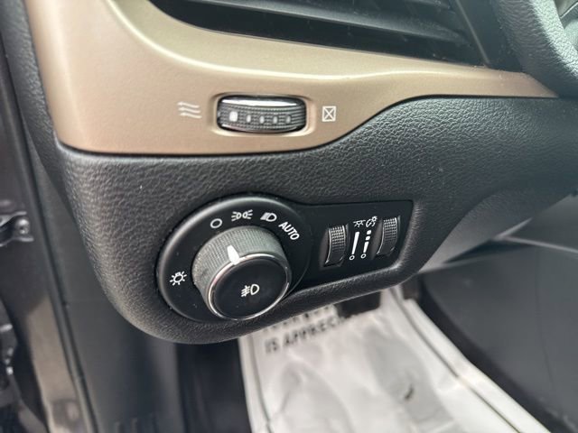 Used 2016 Jeep Cherokee 75th Anniversary image 19