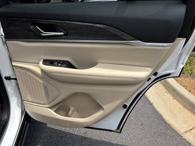 Certified 2024 Jeep Grand Cherokee Limited w/ Black Appearance Package RWD image 19