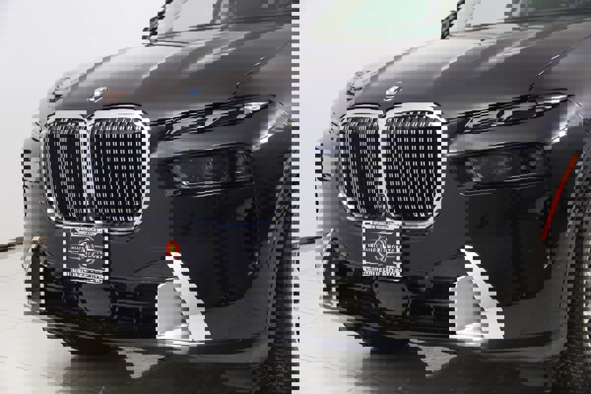 Used 2023 BMW X7 xDrive40i w/ Premium Package image 60