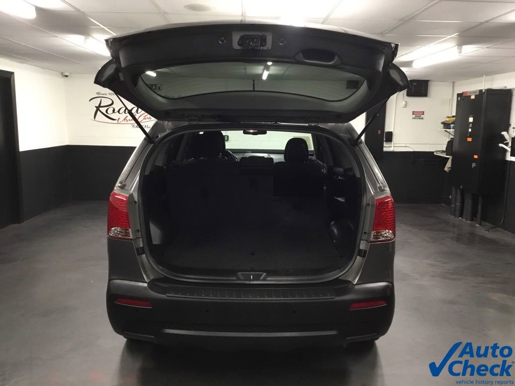 Used 2013 Kia Sorento LX w/ Convenience Pkg image 12
