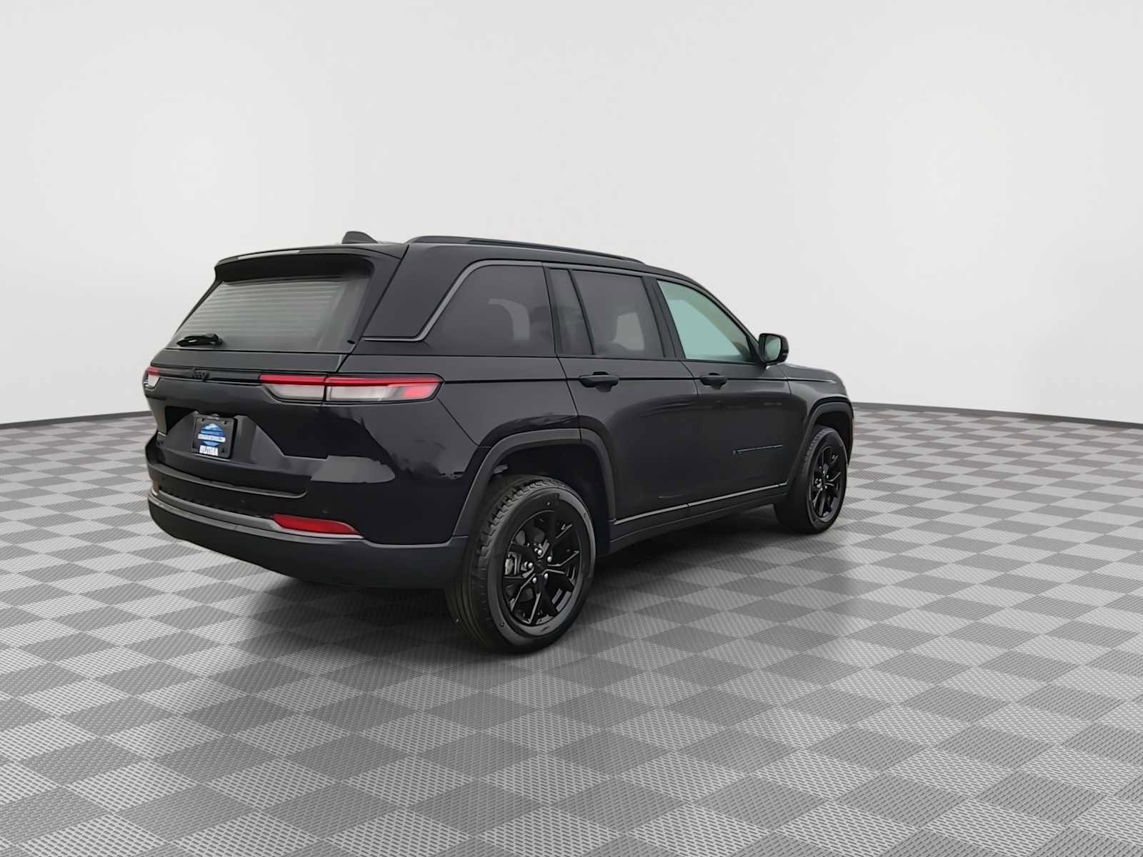 New 2026 Jeep Grand Cherokee Altitude image 8