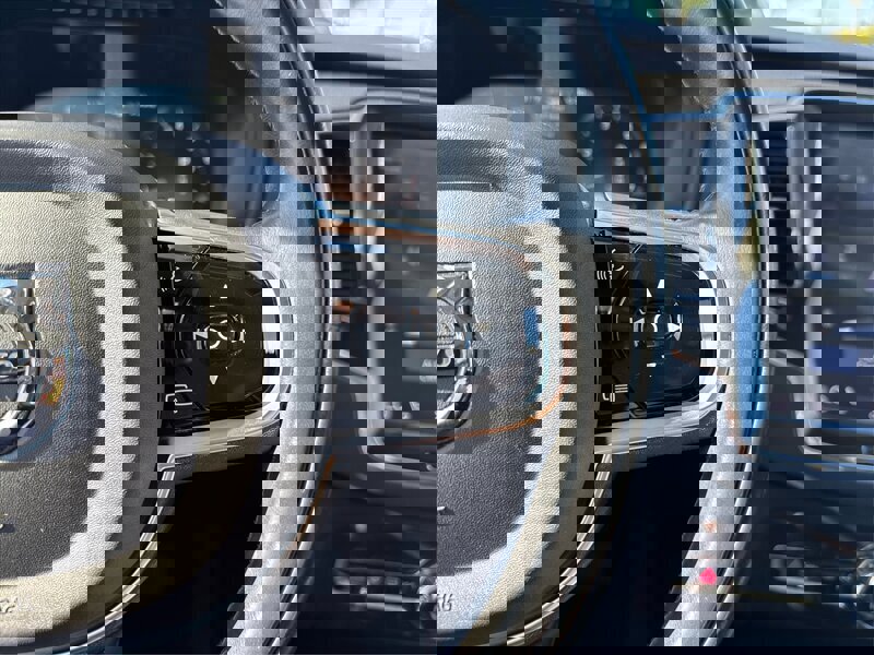 Used 2016 Volvo XC90 T6 Momentum w/ Momentum Plus Package image 89