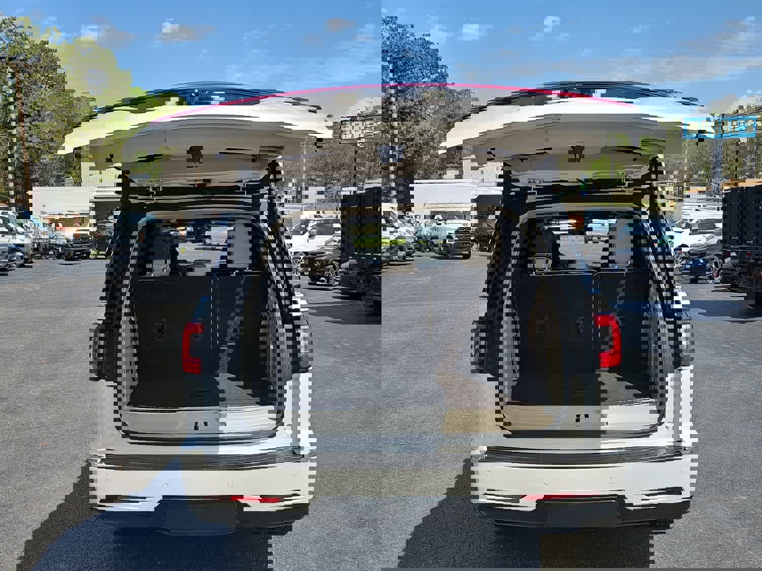 Used 2019 Lincoln Navigator Reserve image 36