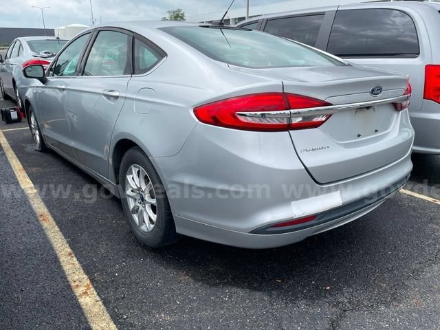 Used 2017 Ford Fusion S FWD image 5