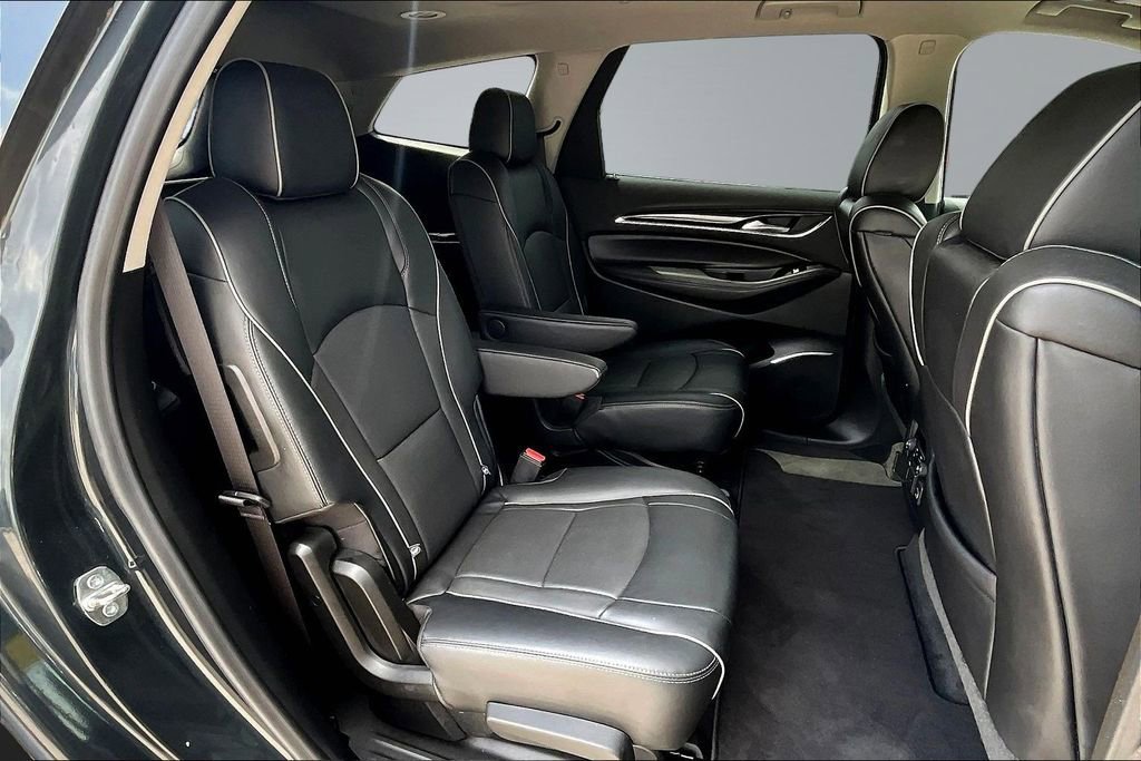 Used 2020 Buick Enclave Avenir w/ Avenir Technology Package AWD/4WD image 25