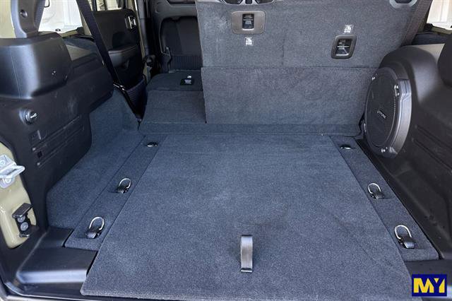 Used 2025 Jeep Wrangler Rubicon w/ Safety Group image 18