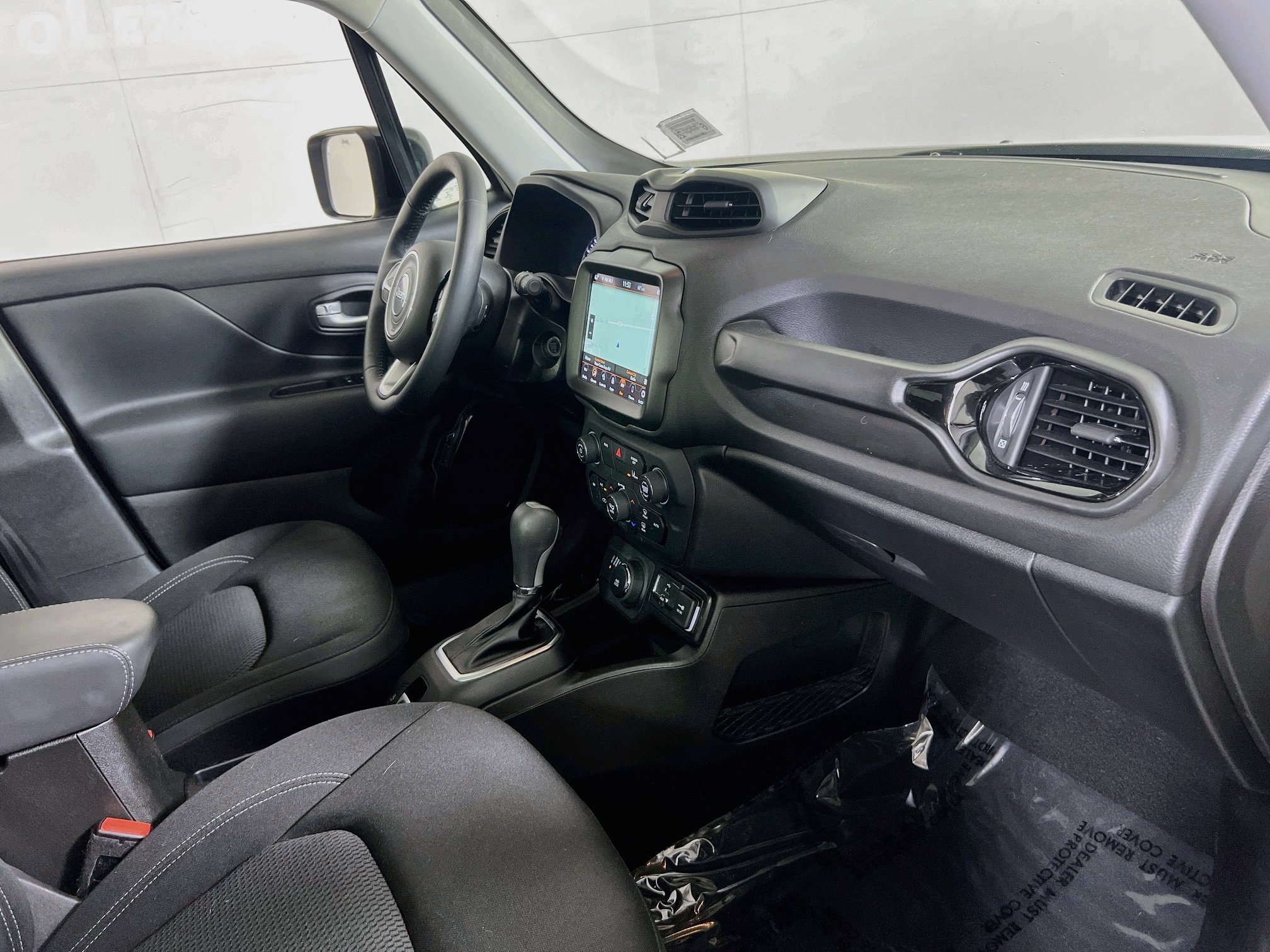 Used 2023 Jeep Renegade Altitude w/ Sun/Sound Group AWD/4WD image 29