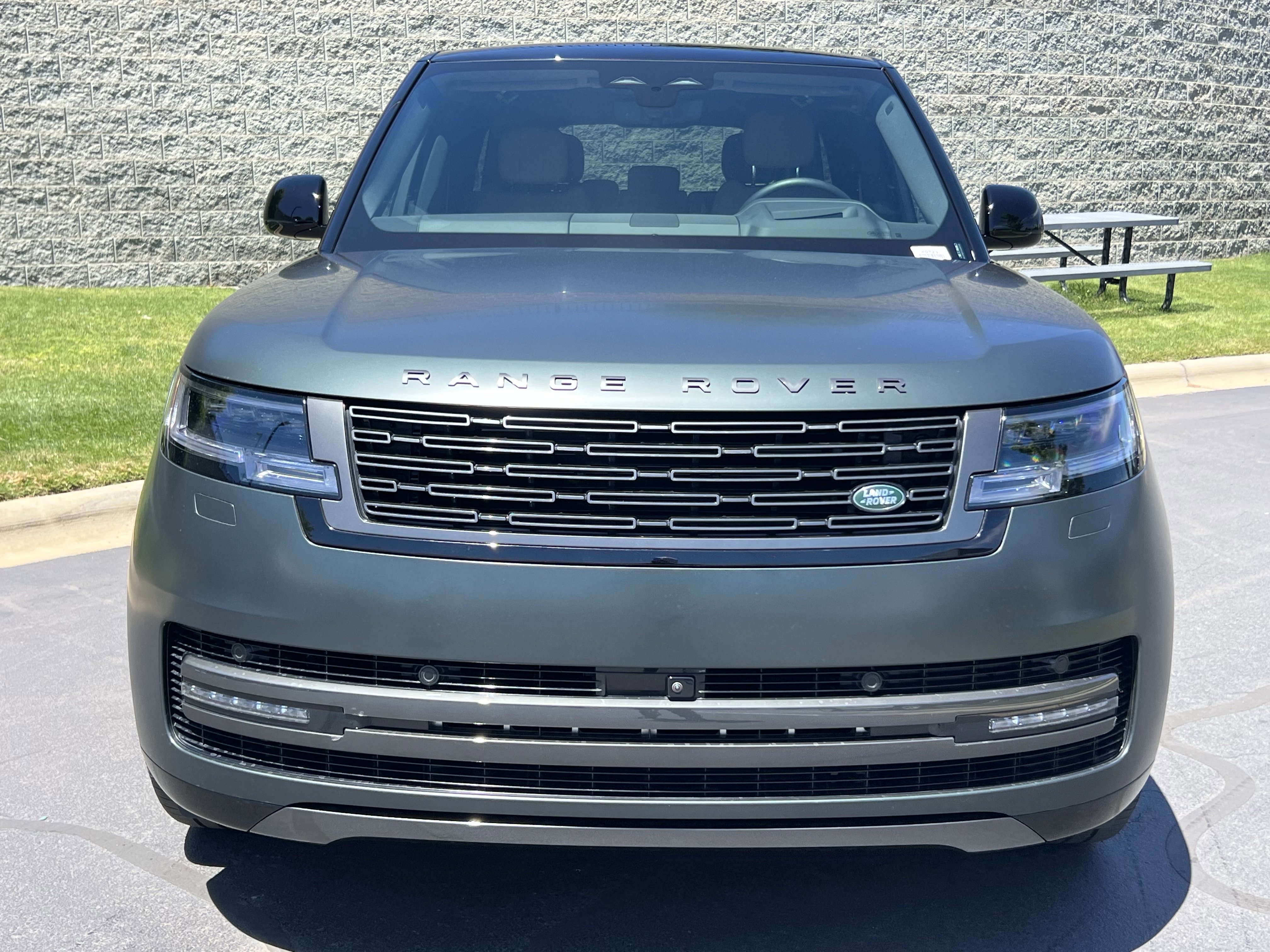 Certified 2025 Land Rover Range Rover SE AWD/4WD image 10