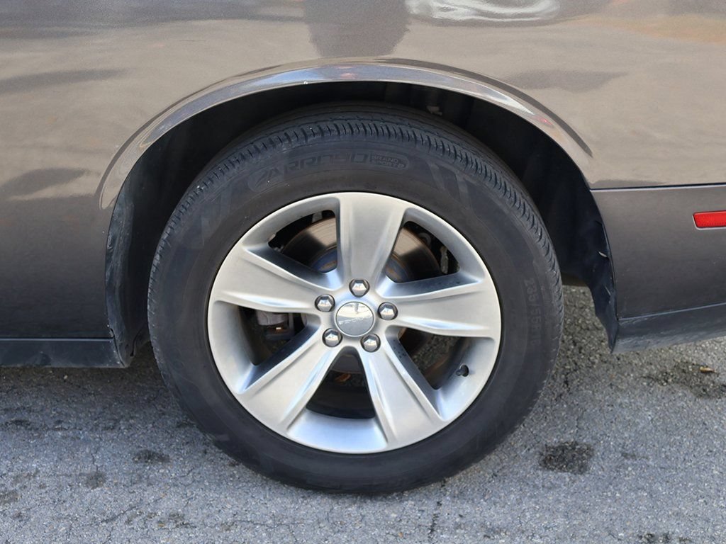 Used 2019 Dodge Challenger SXT RWD image 16