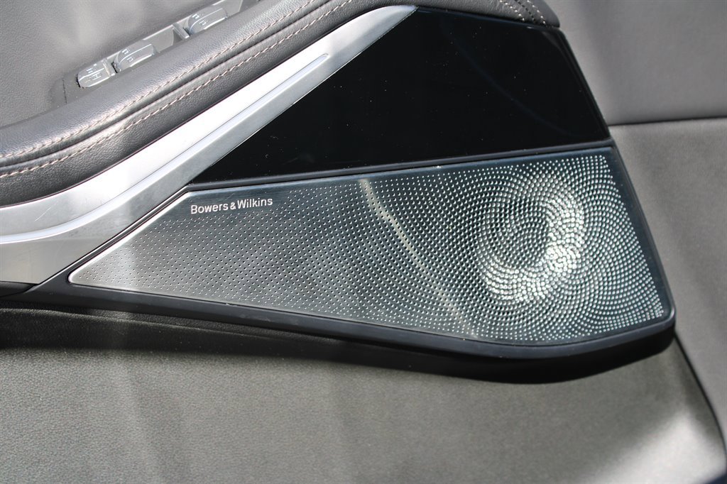 Used 2021 BMW X7 M50i w/ Dynamic Handling Package image 32