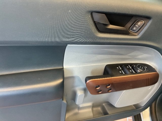 Used 2023 Ford Maverick Lariat FWD image 14