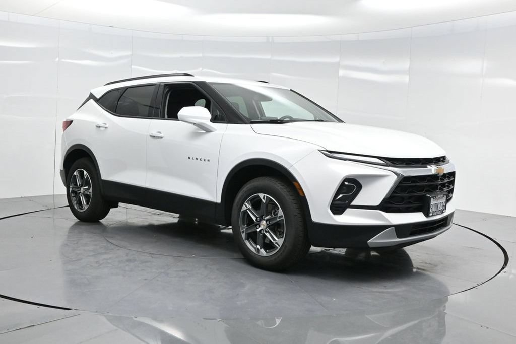 New 2025 Chevrolet Blazer LT w/ Convenience Package FWD image 46