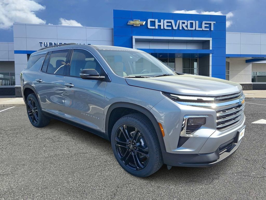 New 2026 Chevrolet Traverse LT FWD image 2