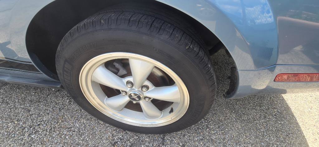 Used 2007 Ford Mustang Convertible RWD image 17