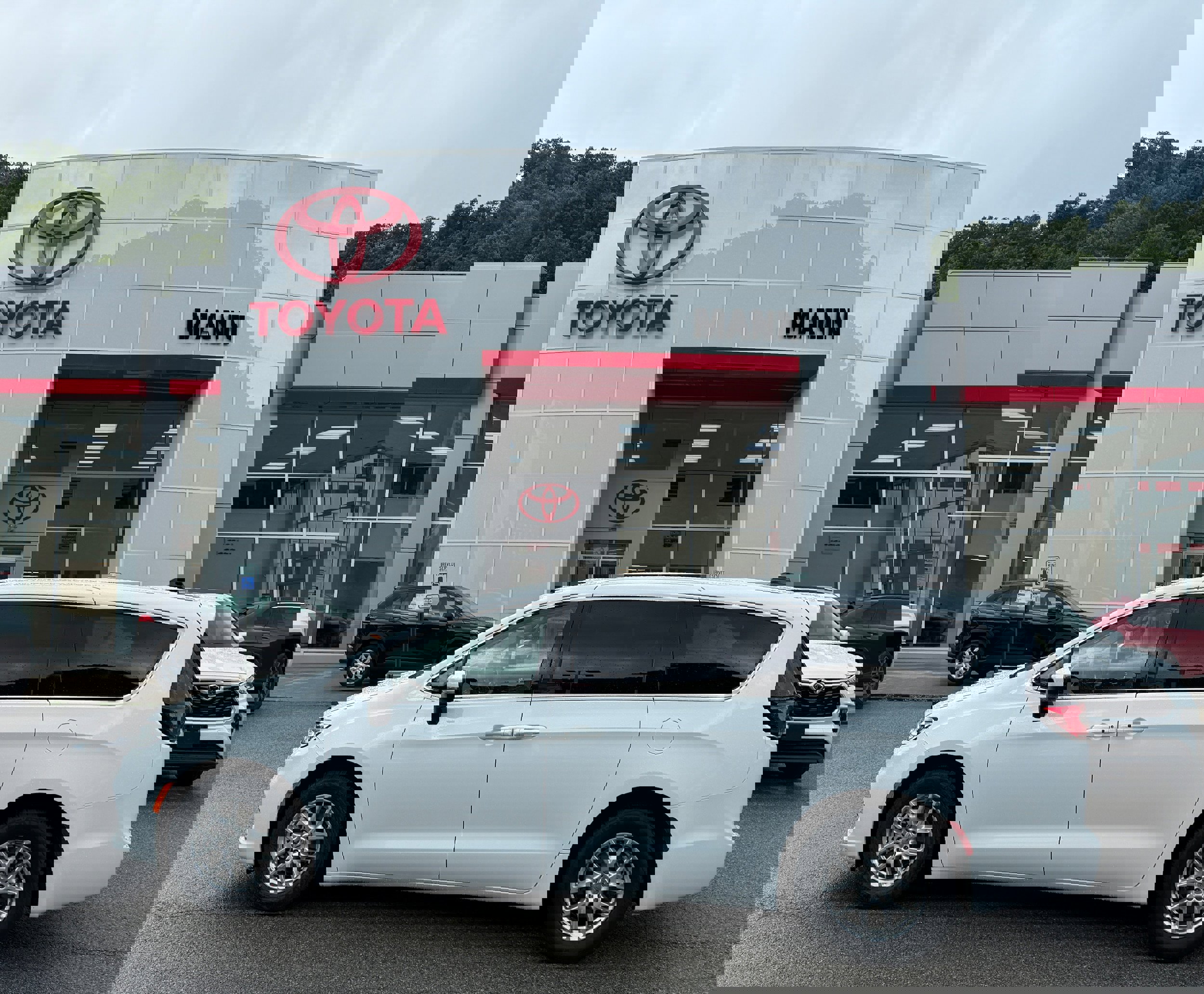 Used 2023 Chrysler Pacifica Touring-L