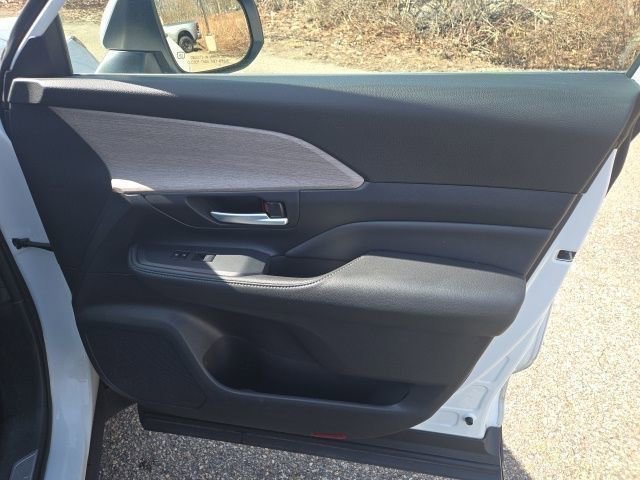Used 2024 Toyota Grand Highlander Platinum image 10