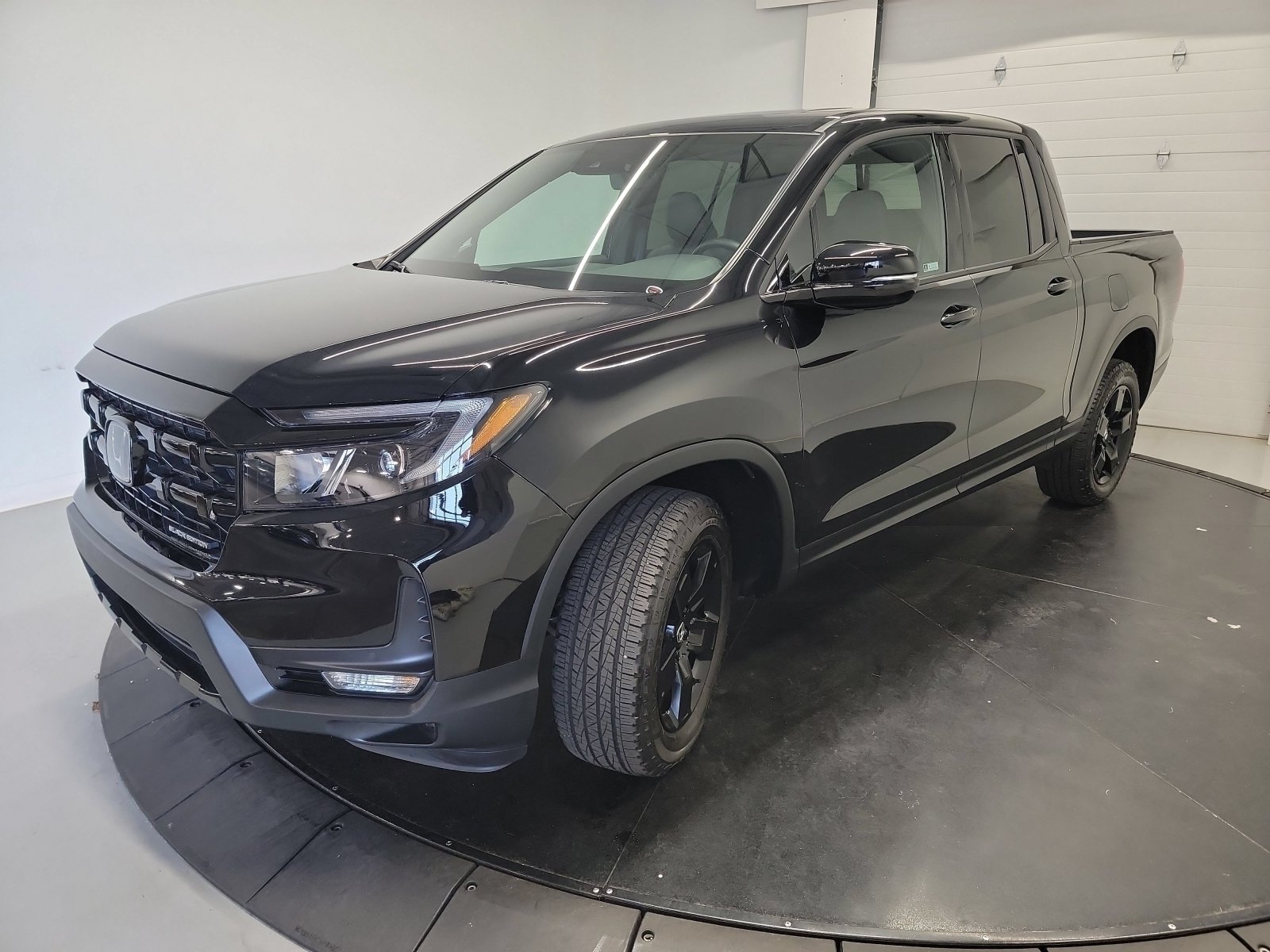 Used 2024 Honda Ridgeline Black Edition image 3