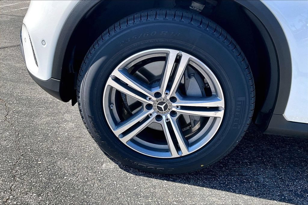 Used 2021 Mercedes-Benz GLC 300 4MATIC w/ Premium Package image 12
