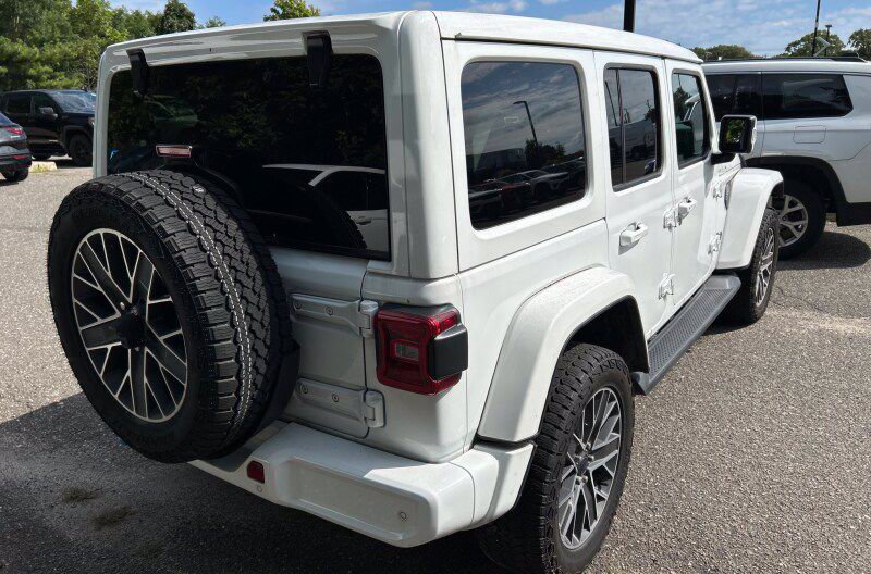 Used 2024 Jeep Wrangler High Altitude AWD/4WD image 4