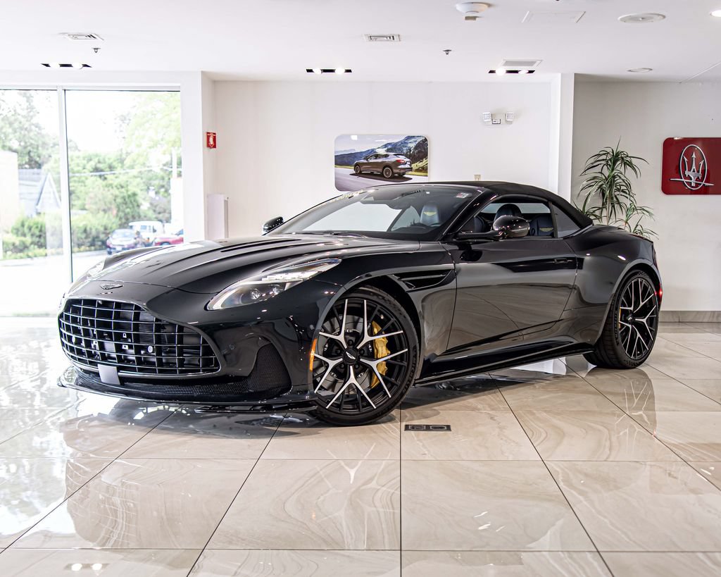 Used 2025 Aston Martin DB12 Convertible RWD image 1