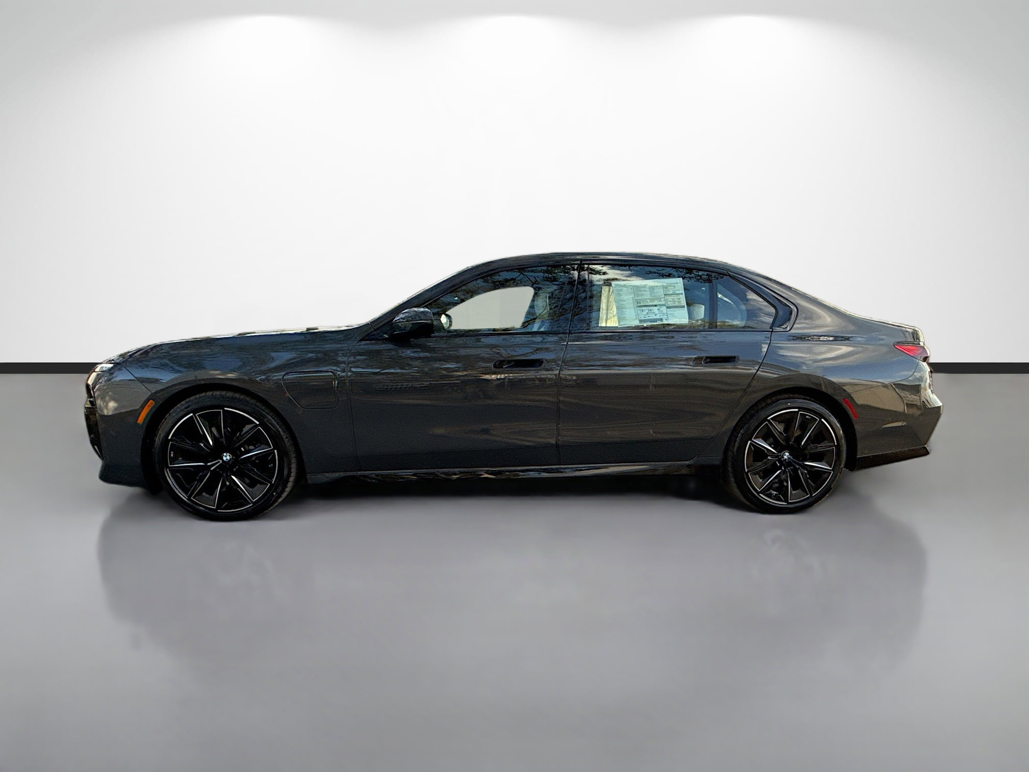 New 2026 BMW 750e xDrive AWD/4WD image 6