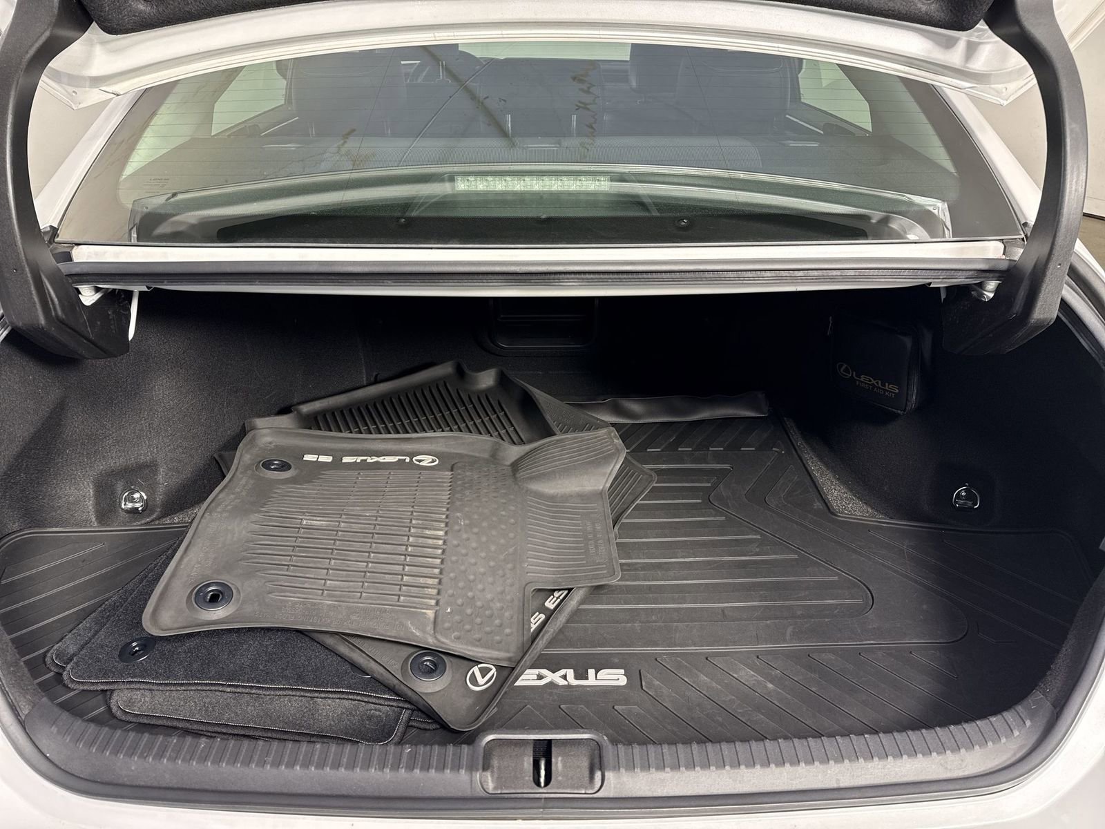 Used 2021 Lexus ES 300h w/ Premium Package image 35