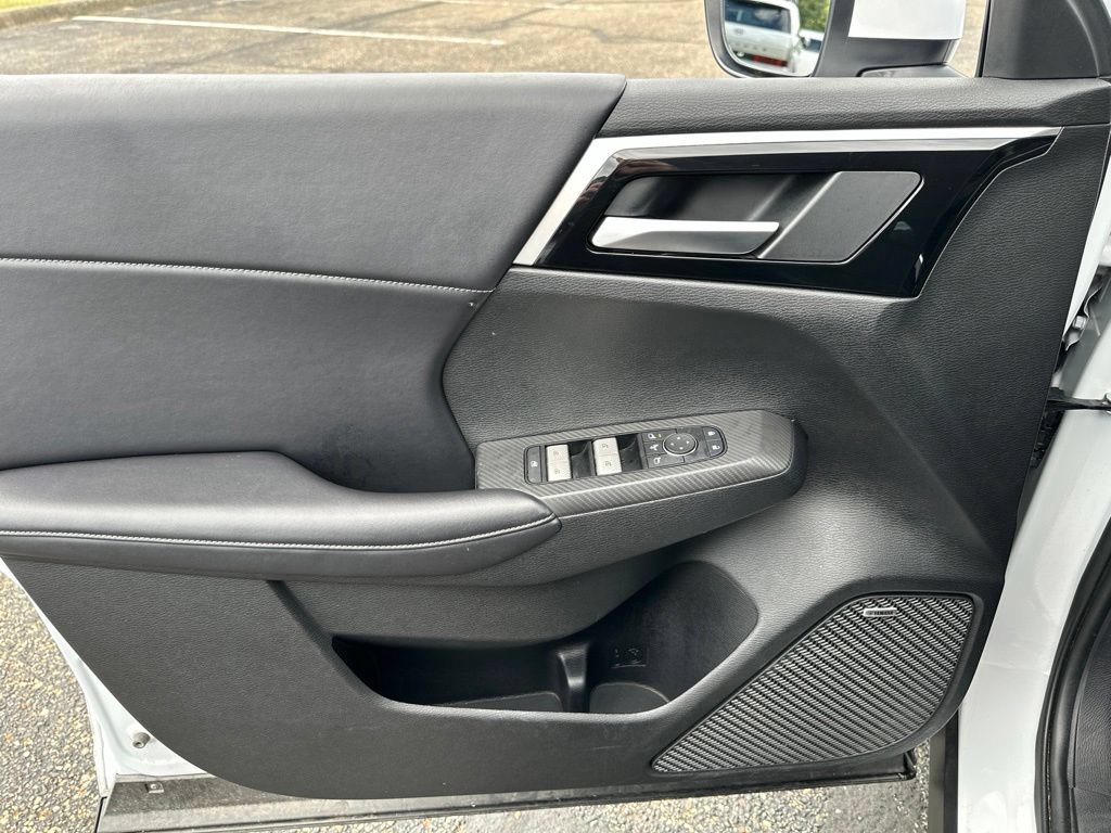 Used 2025 Mitsubishi Outlander SE AWD/4WD image 37