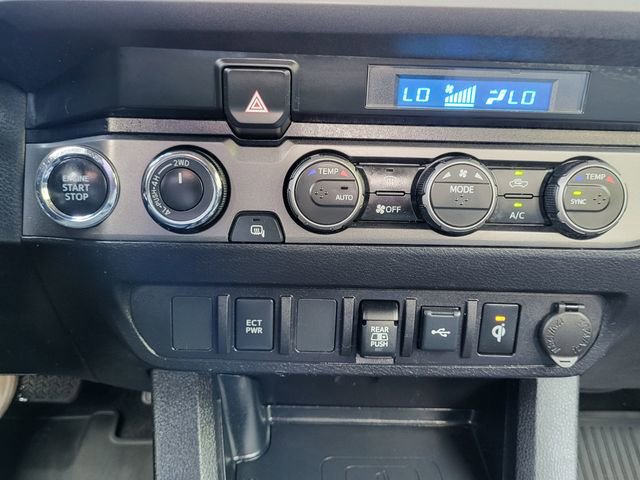 Used 2022 Toyota Tacoma TRD Off-Road AWD/4WD image 18
