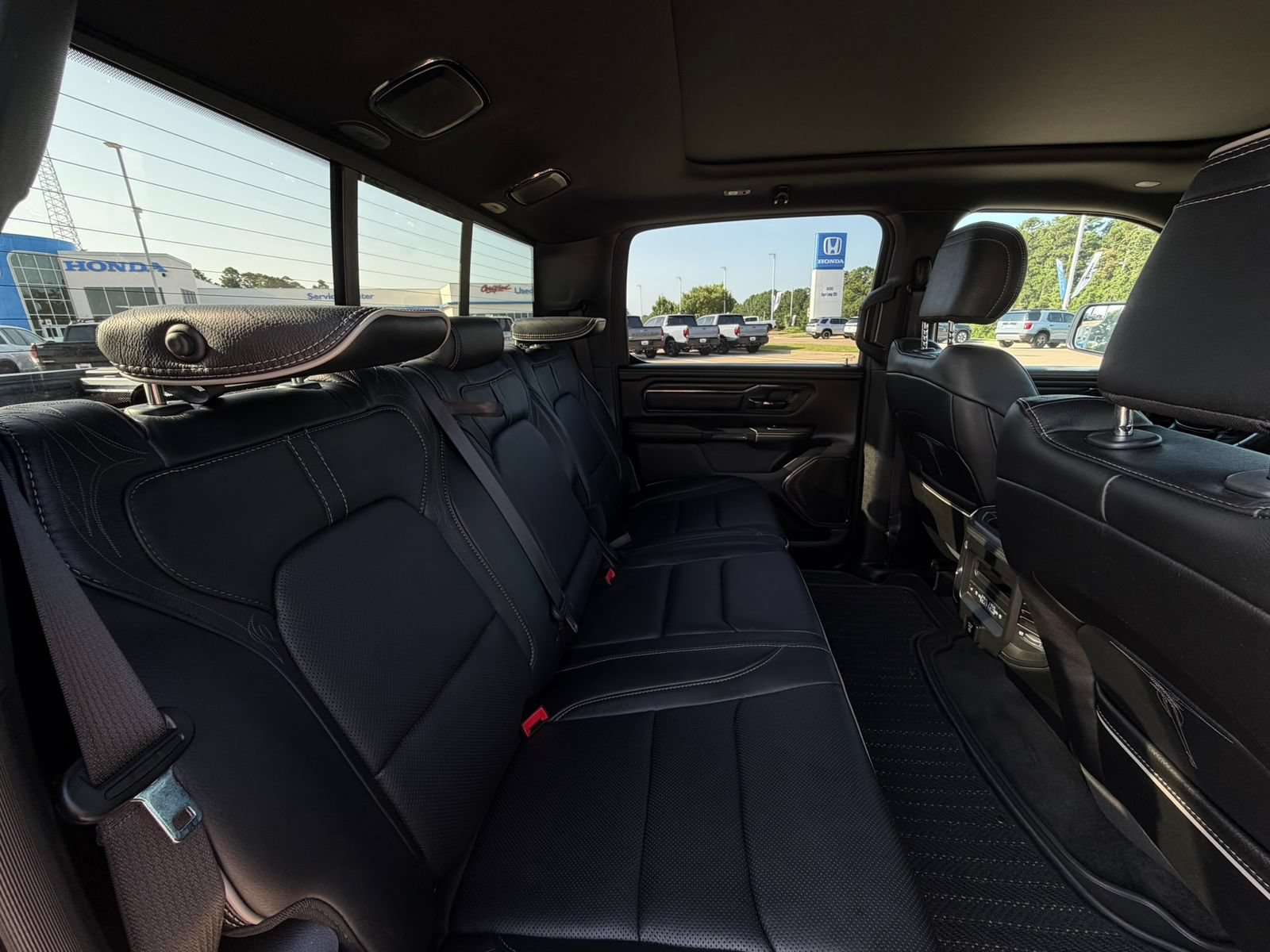 Used 2022 RAM 1500 Limited AWD/4WD image 33