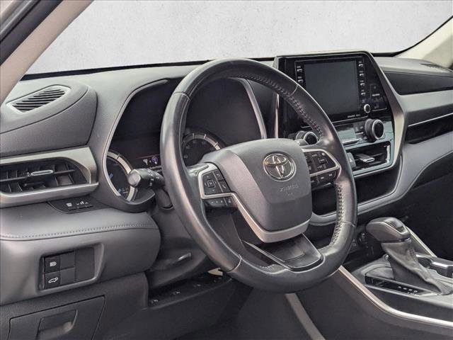 Used 2022 Toyota Highlander XLE FWD image 10