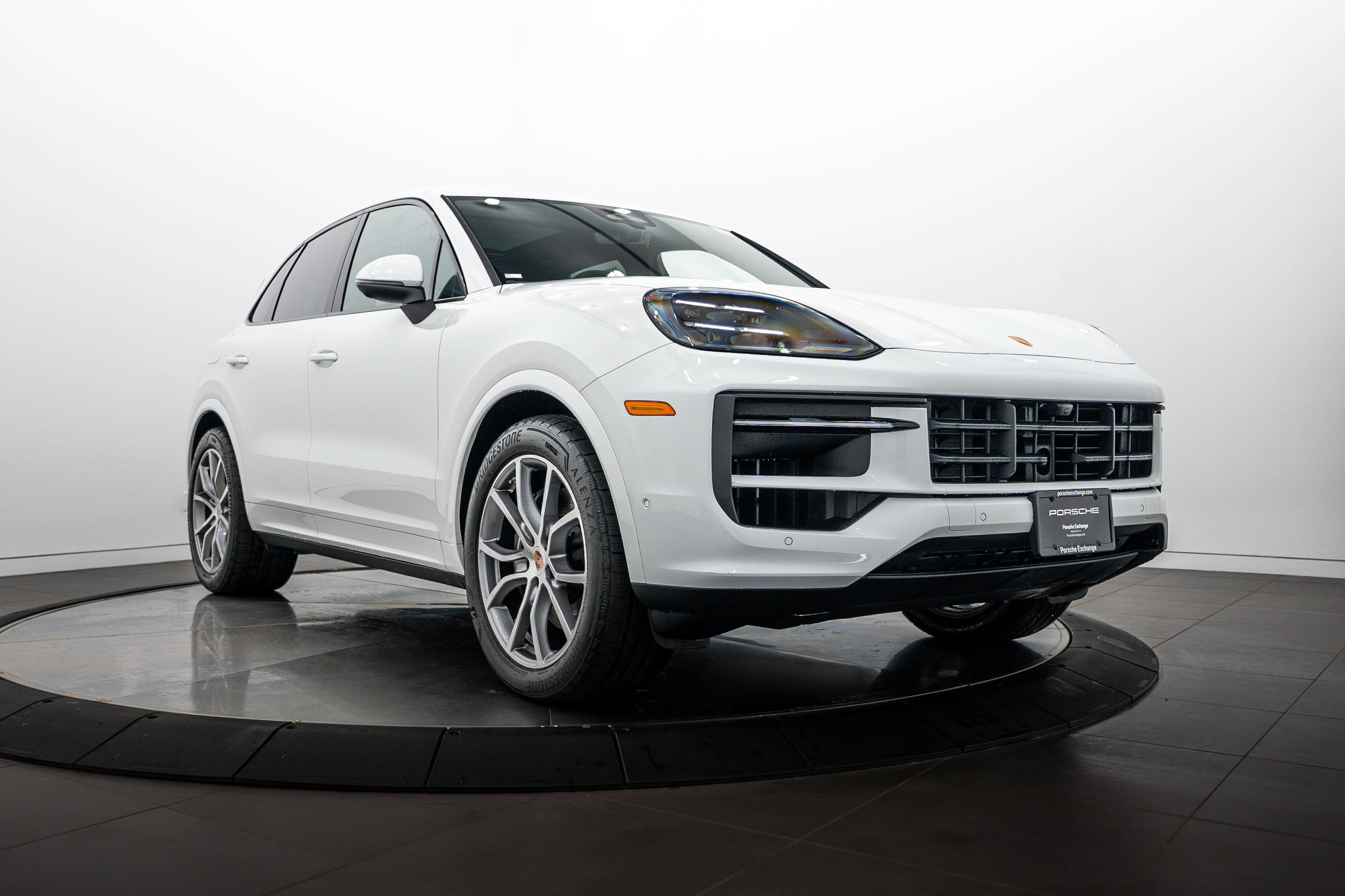 Certified 2026 Porsche Cayenne AWD/4WD image 9