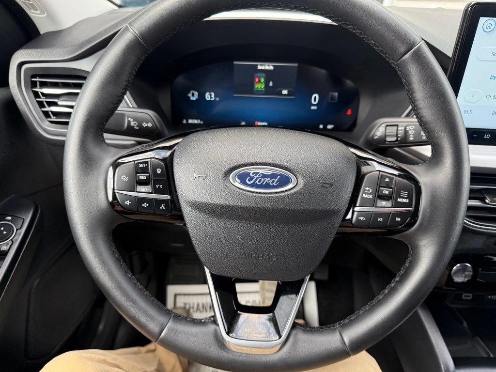Used 2025 Ford Escape Platinum AWD/4WD image 28