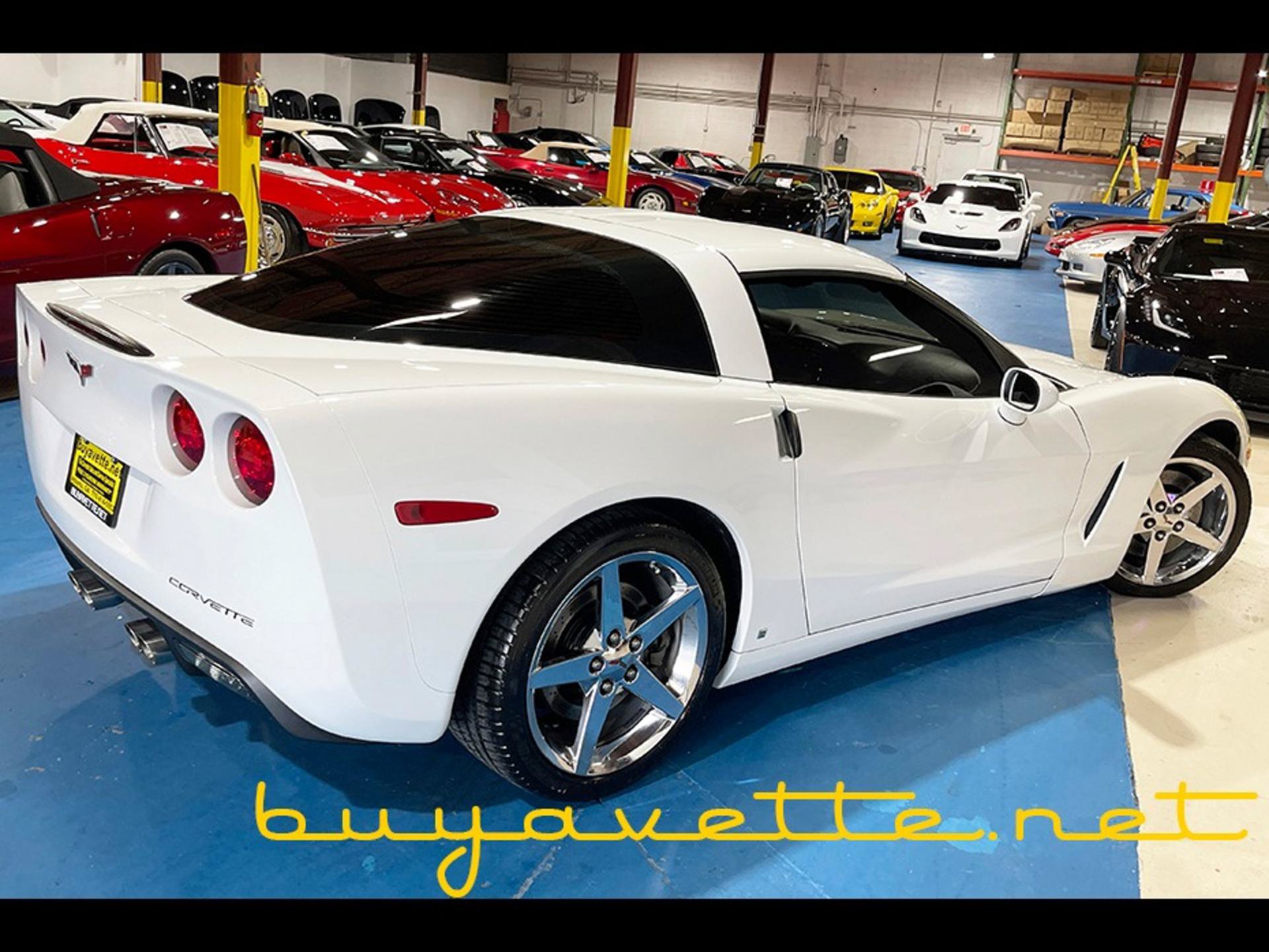 Used 2008 Chevrolet Corvette Coupe w/ Preferred Equipment Group RWD video 2