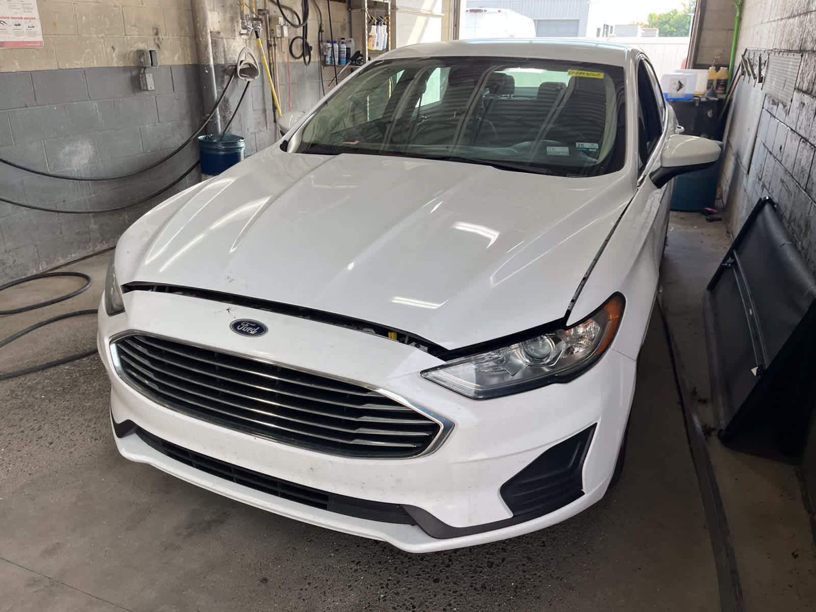 Used 2020 Ford Fusion SE FWD image 4